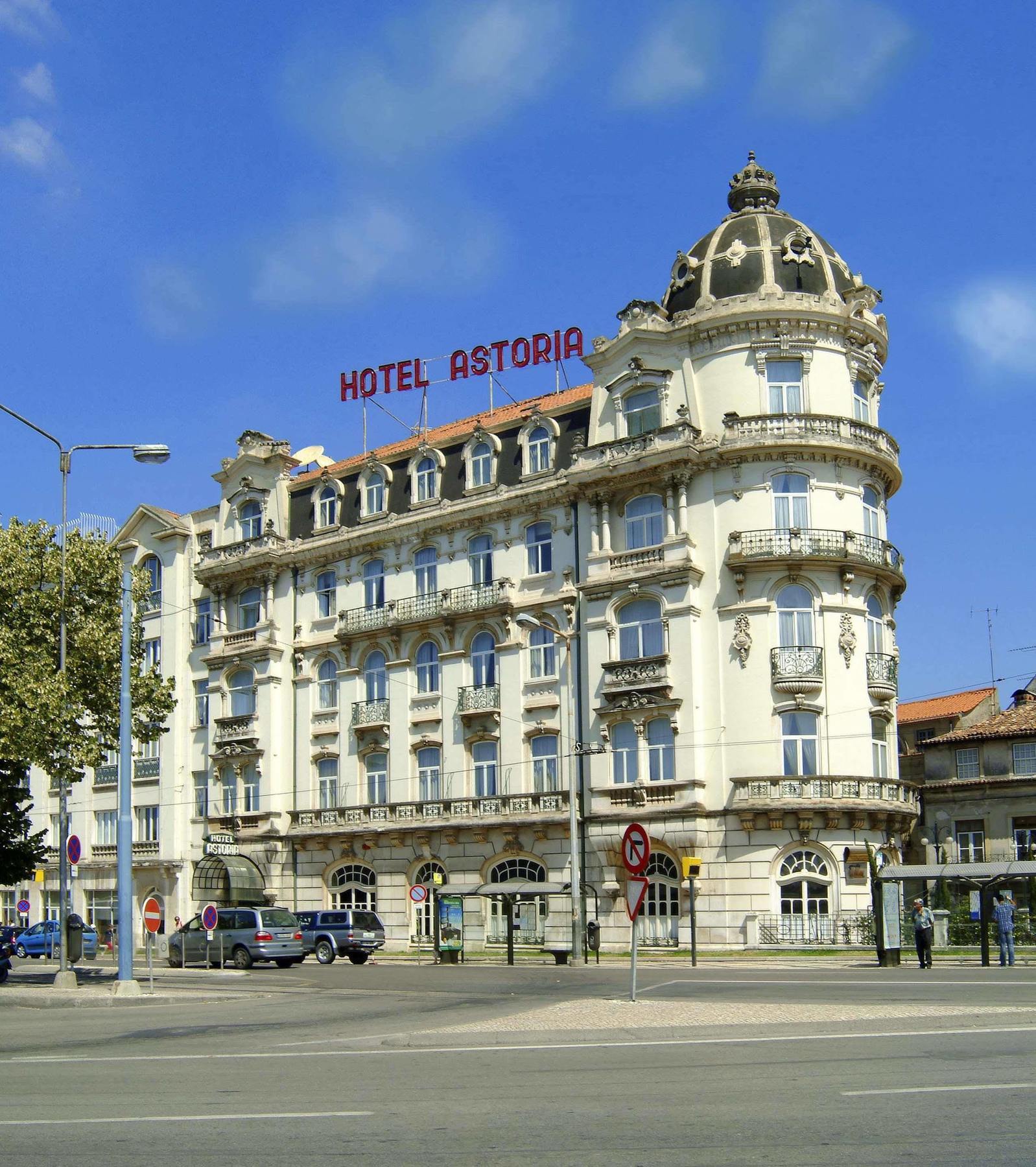 Hotel Astoria Coimbra Bagian luar foto